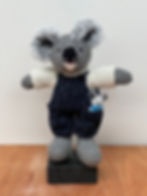 縮圖：Knitted Koala with Glitter Overalls (with tiny cub)
