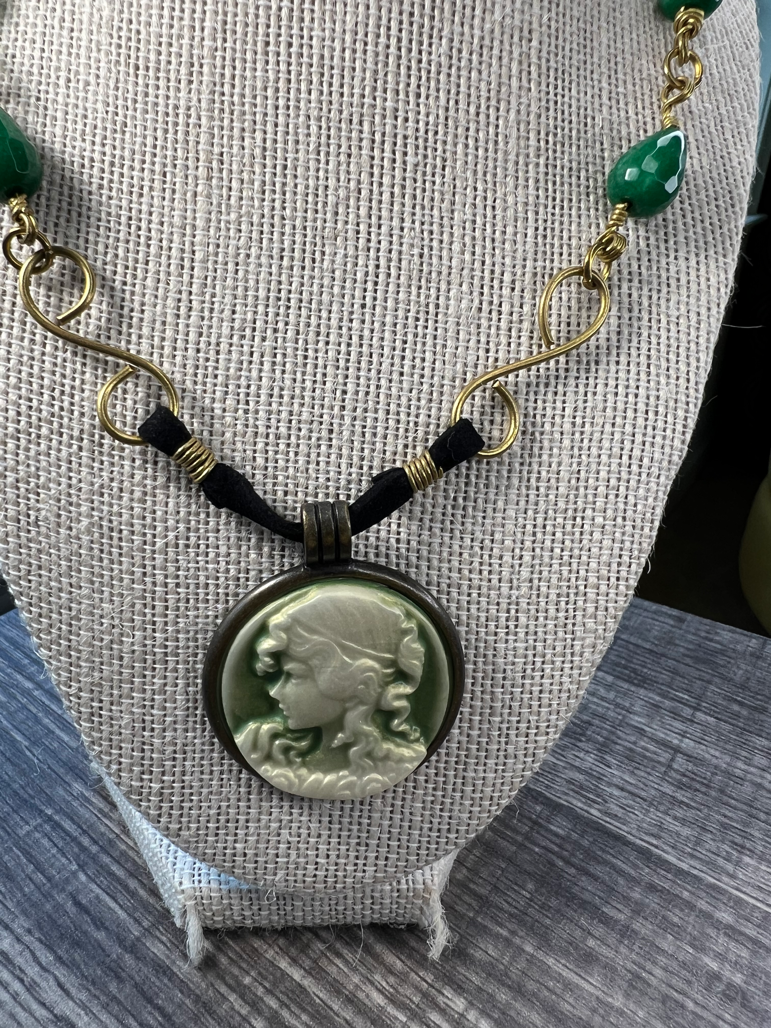 Verdant Cameo Set