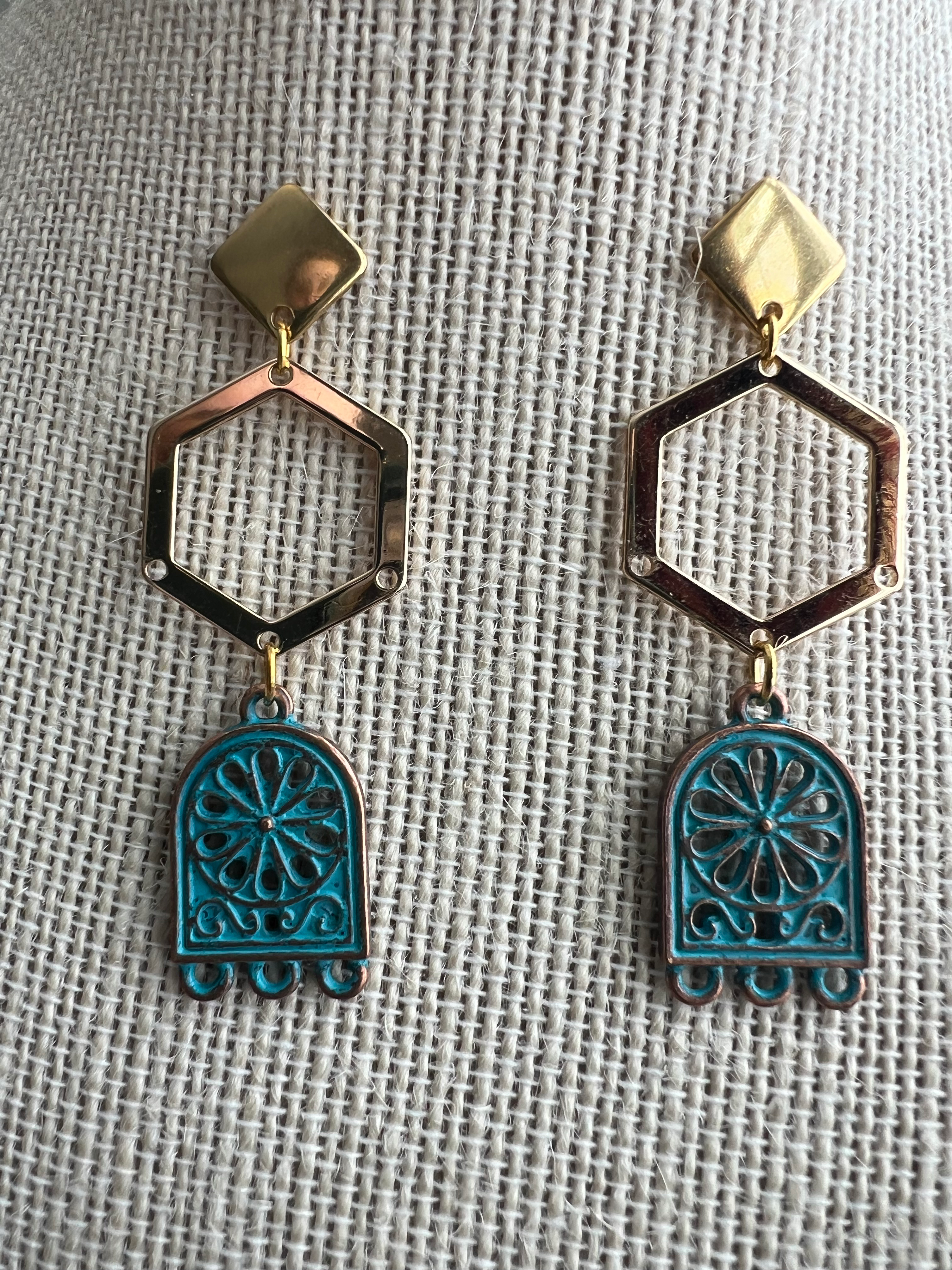 Turquoise Lattice Drops