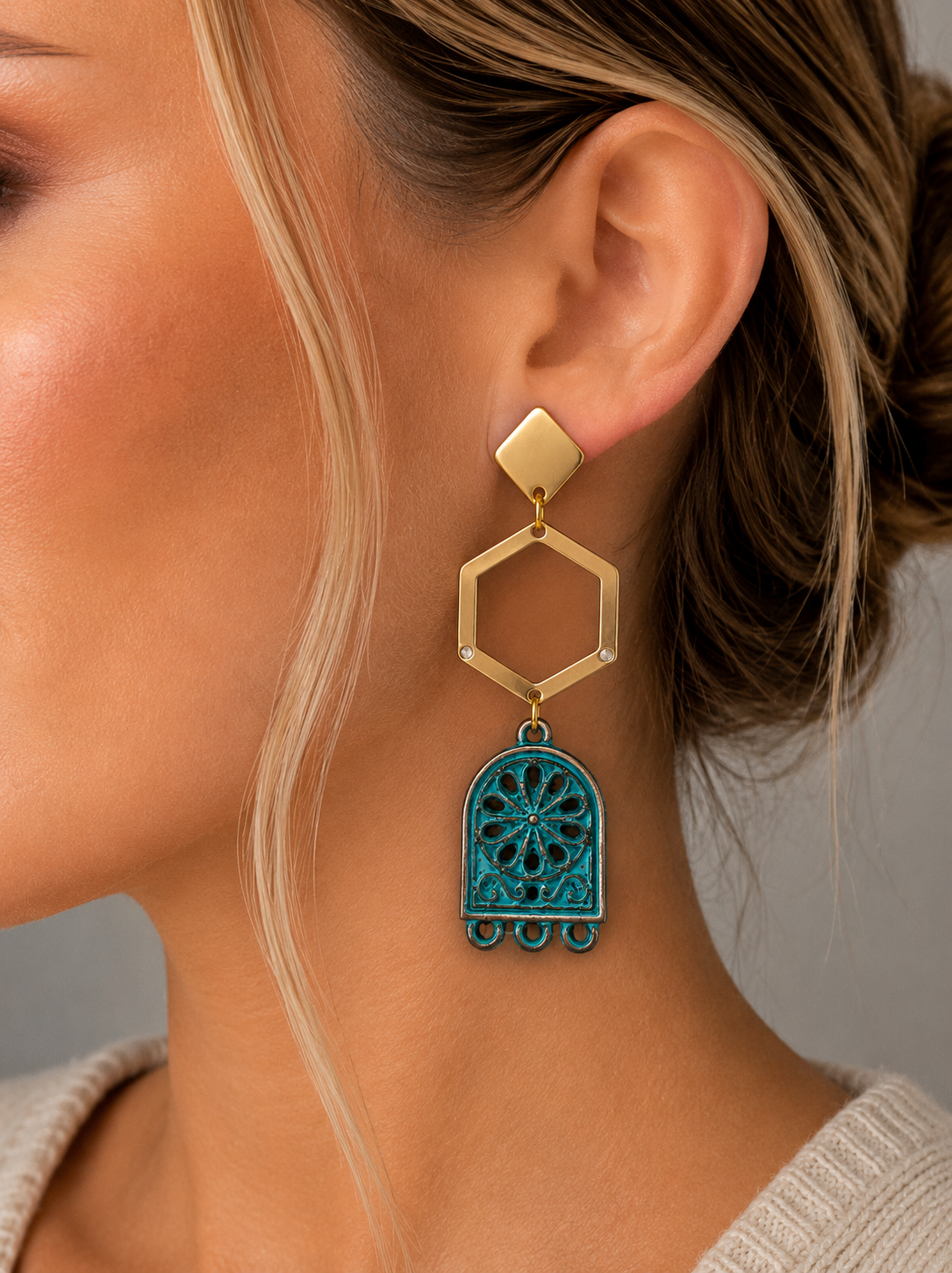 Turquoise Lattice Drops