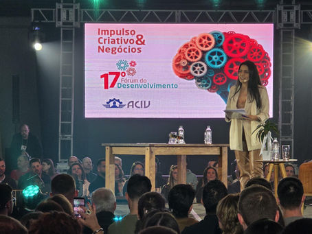 Vereadora Marisol Santos conduziu a cerimônia do 17° Fórum de Desenvolvimento da ACIV