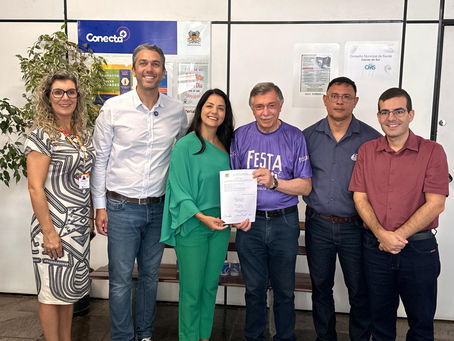 Marisol Santos e Deputado Federal Daniel Trzeciak acompanham ordem de início para obra no Hemocentro de Caxias