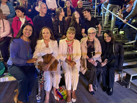 Vereadora Marisol Santos prestigia Desfile Cênico da Festa da Uva e celebra a tradição da comunidade caxiense