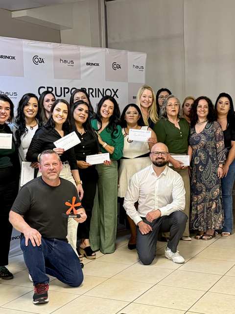Vereadora Marisol Santos participa da formatura da 1ª turma do curso de Programadoras de Máquinas Injetoras