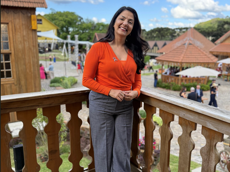 Vereadora Marisol Santos prestigia inauguração da Villa dei Troni em Caxias do Sul