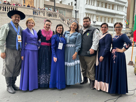 Vereadora Marisol Santos participa do Desfile Farroupilha em Caxias do Sul