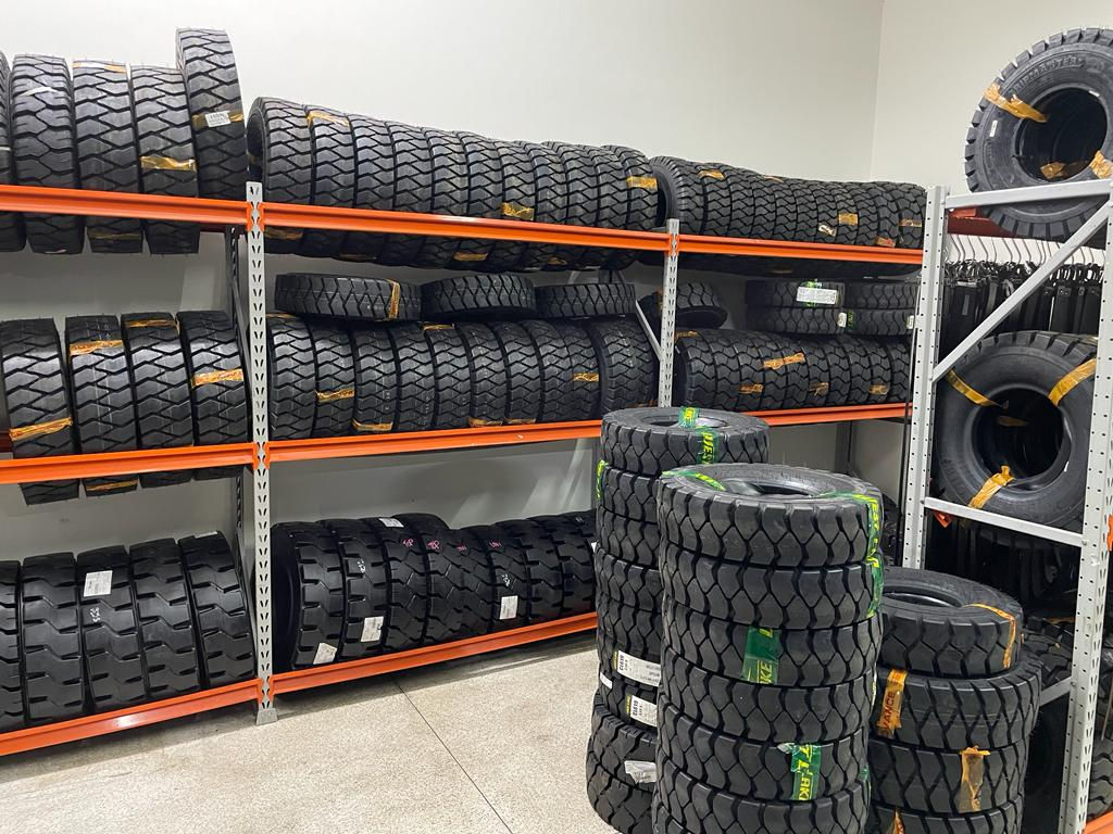 Estoque de pneus  para empilhadeira