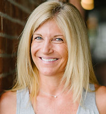 MissyGreis-PublikCoffee-Final-AustenDiamondPhotography-3 (2)_editado.jpg