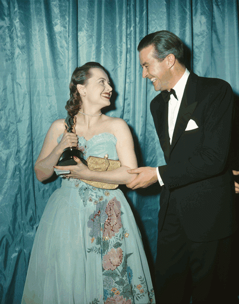1947_02_actress_dehavilland_milland_big