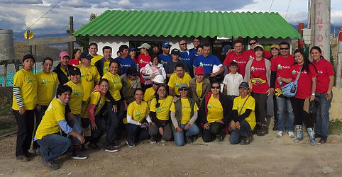 TECHO DIGNO VOLUNTARIOS_edited.jpg