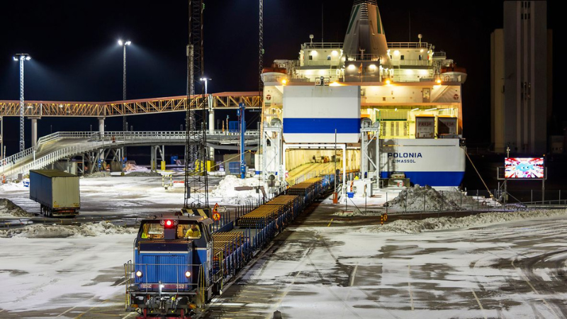 Poland–Sweden rail ferry back in service