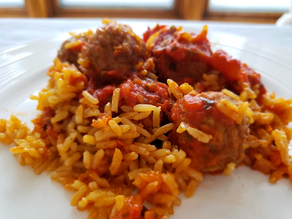 Albóndigas Veganas Al Horno En Salsa De Tomate Con Arroz