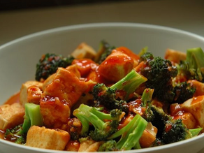 Salteado de tofu asiático vegano