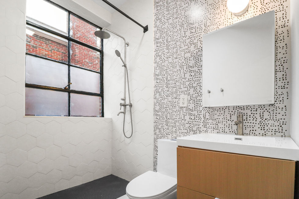 Interior photos of unfurnished home listings in Atlanta, Georgia.