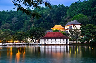 depositphotos_49003067-stock-photo-temple-of-the-tooth-kandy.jpg
