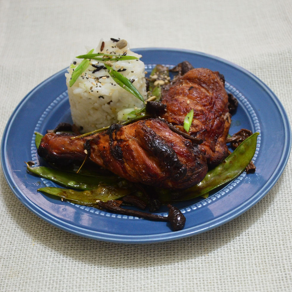 Pollo marinado, con arroz aromático