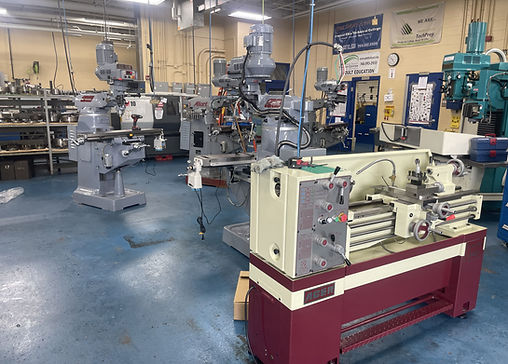 KNOX County Career Center 2 mills and 2 lathes