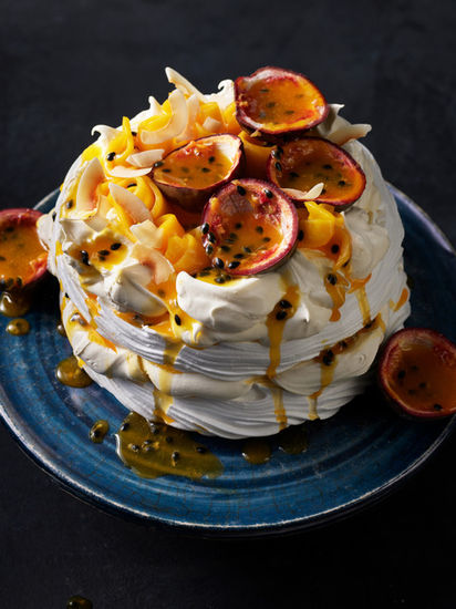 WaitroseWeekend_PassionFruitPavlova_001_SR2222485.jpeg