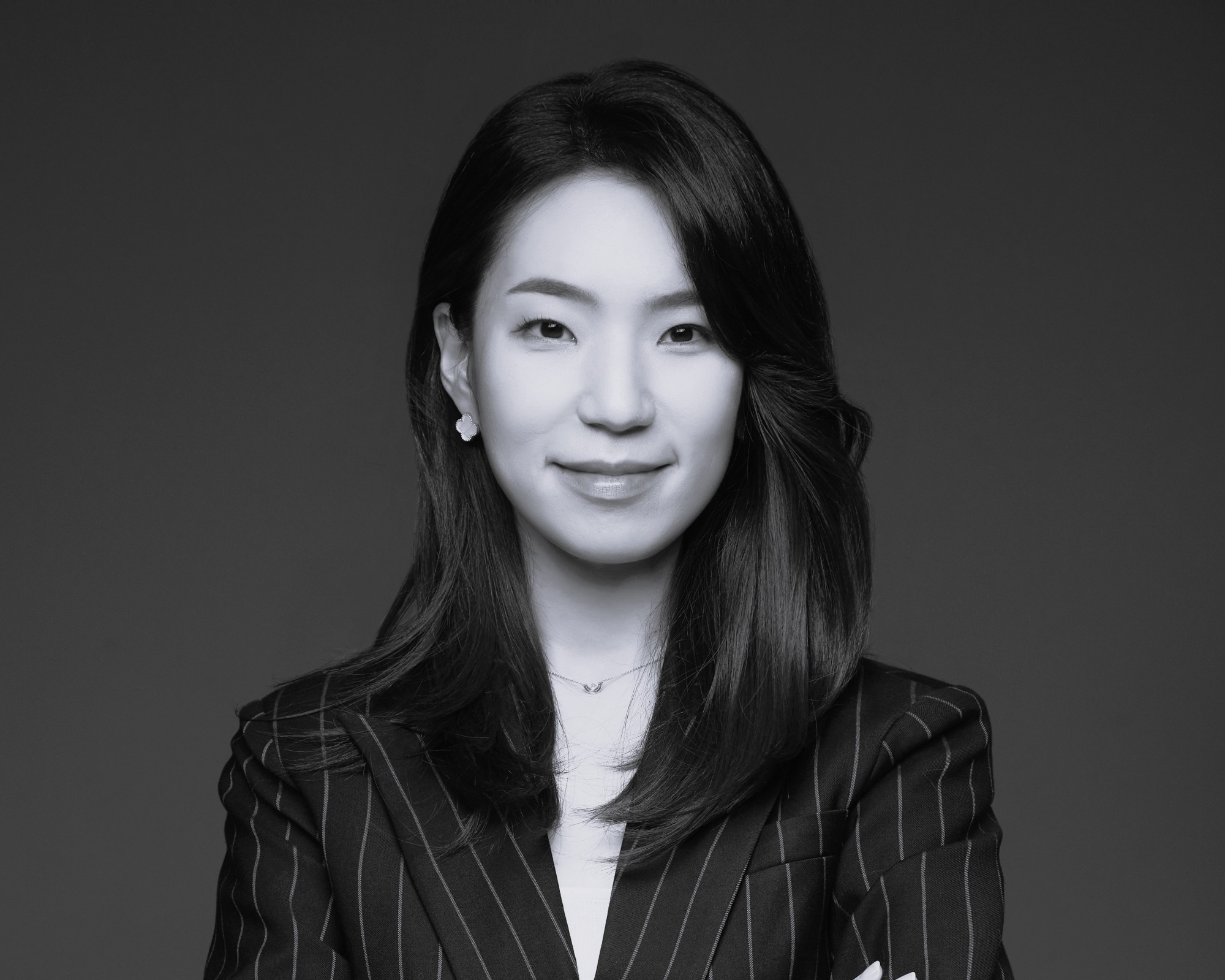 이보경 교수 - 흑백_edited.jpg