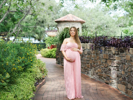 The Aesthetics of Motherhood: Why a High-End Maternity Photoshoot is Worth the Investment