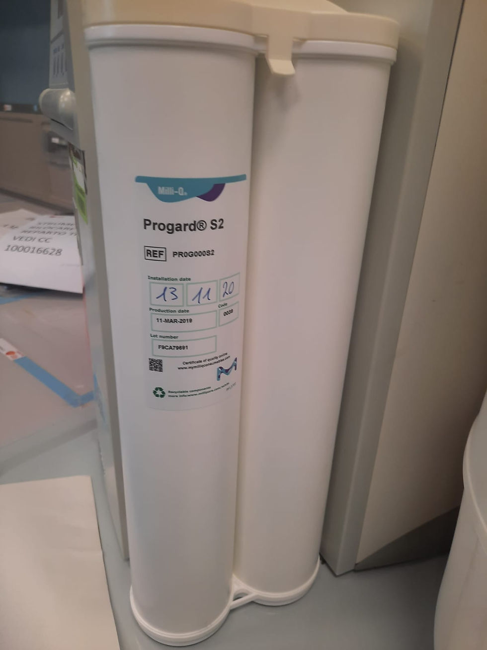 Miniature : Water Purification-Millipore-Elix 10-WP4610