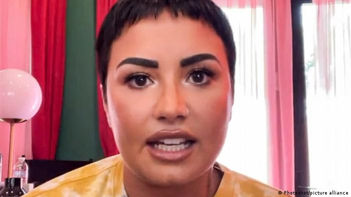 Demi Lovato se declara de género no binario