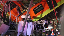 Línea elevada del Metro de México cayó y deja una decena de muertos