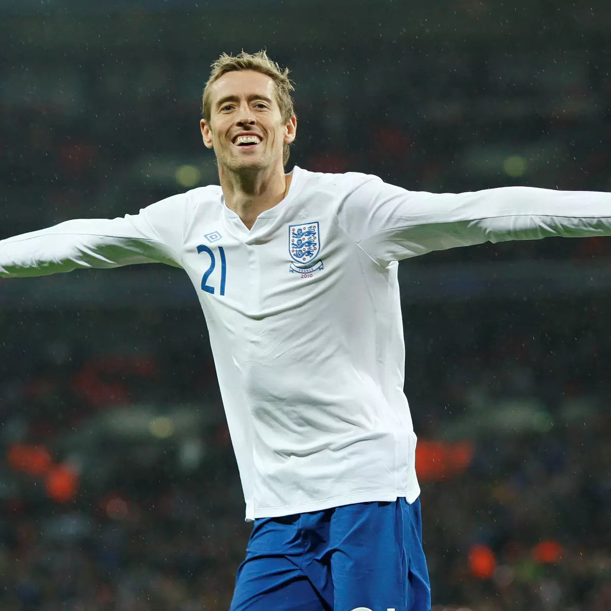 Jogador de futebol Peter Crouch pratica Terapia da Flutuação
