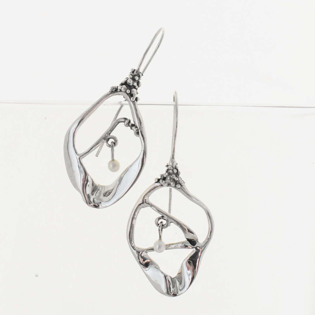 HEERA earrings with pearls