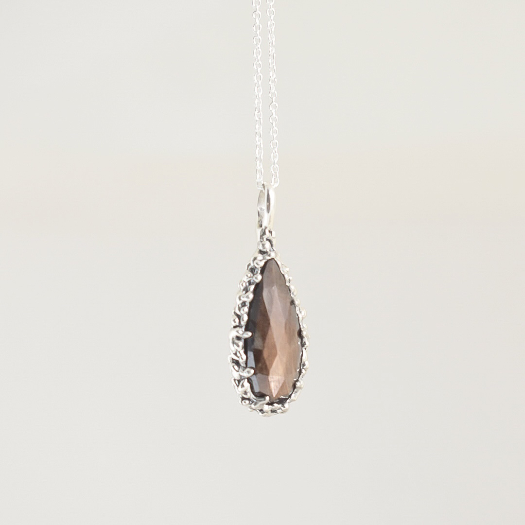 CHOCOLATE TEARS - Sapphire Pendant