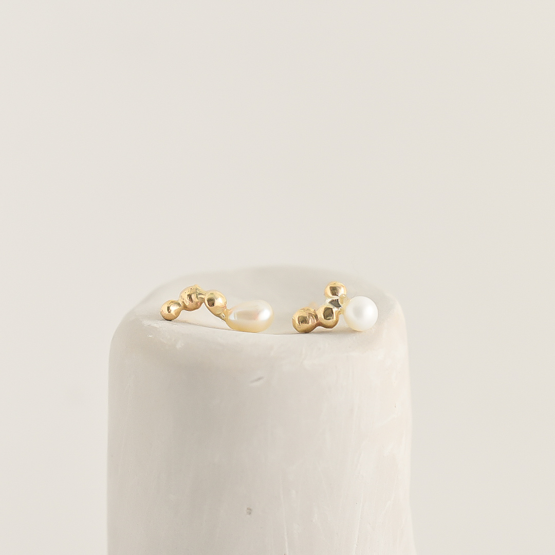 HYADES - 10k earrings with pearls