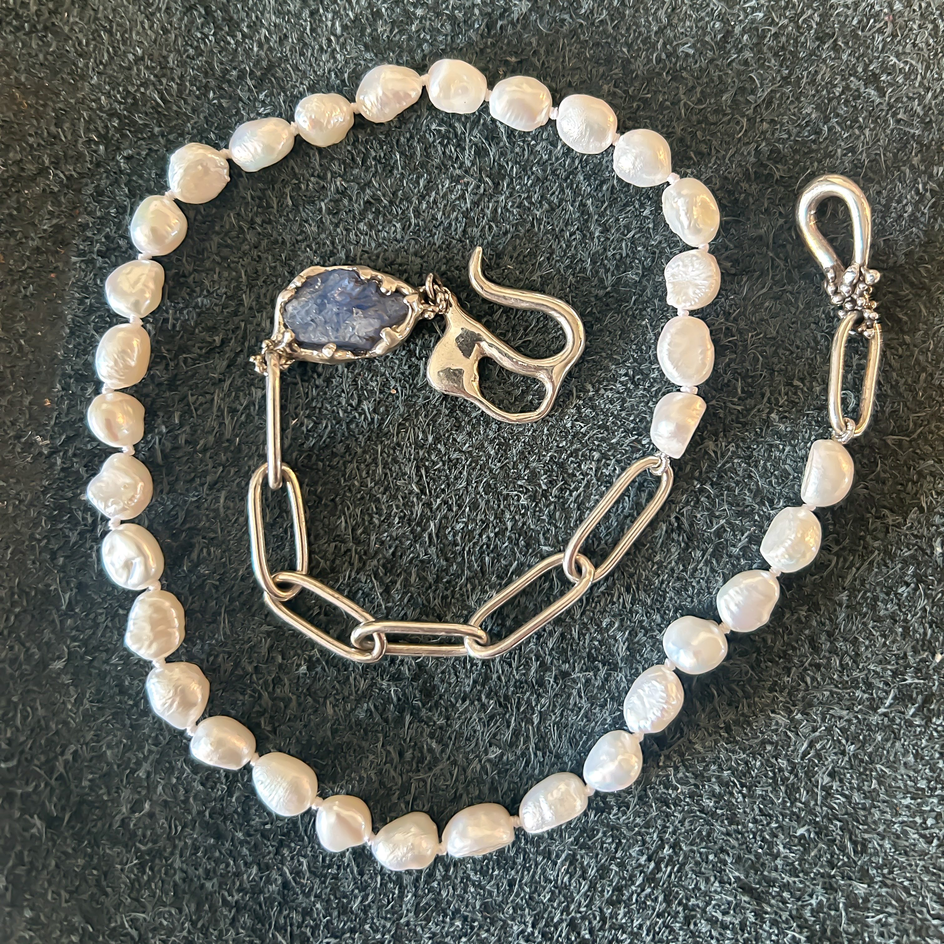 LNK Pendant IX- Natural sapphire and fresh water pearls