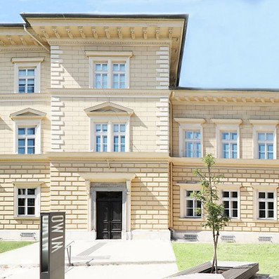 Schulgebaeude-Altbau-scaled.jpg