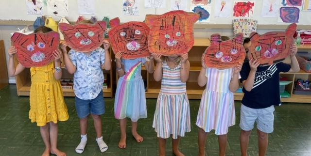 Keiki at Honolulu homeschool co-op in Honolulu Hawaii show off their art