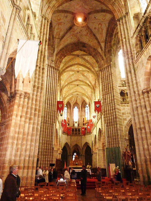 05_Tréguier_Cathédrale_La_nef_et_le_ch