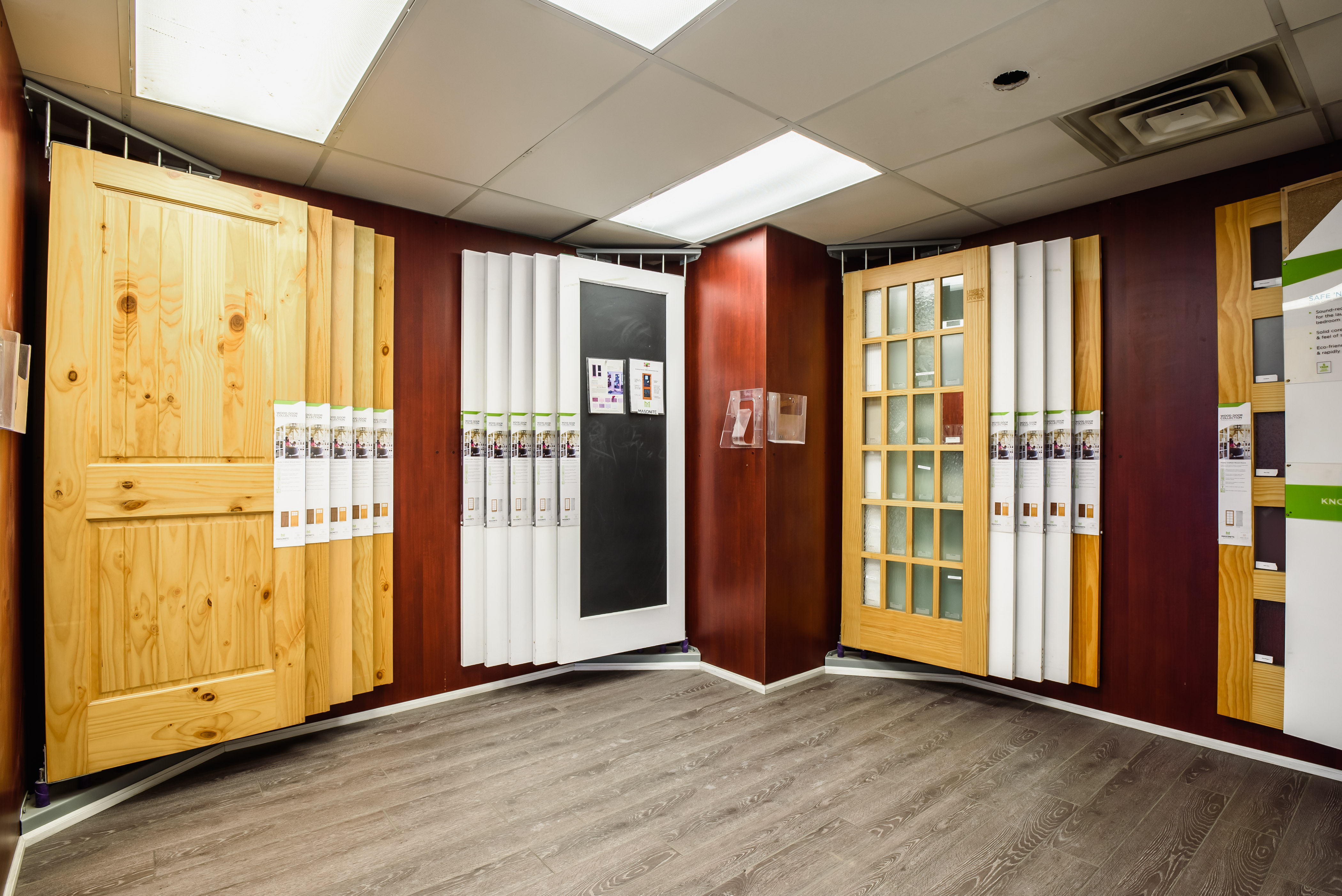 Corner INLINE Door display for Showrooms & Rack