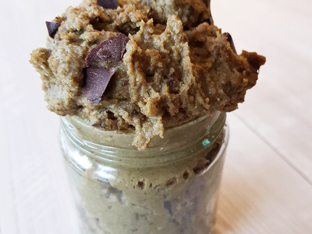 Raw kakdegssmet med choklad / Chocolate chip cookie dough