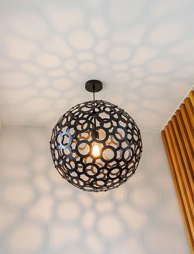 Feature entry light