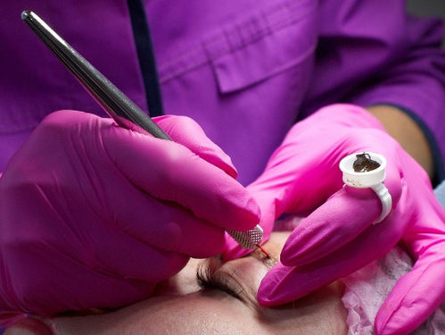 Por que Emprender un Negocio de Microblading y Micropigmentación