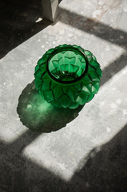 Photographie d'artisanat d'art solaire dans les ateliers de Maison Lalique, cristallerie à Wingen sur Moder