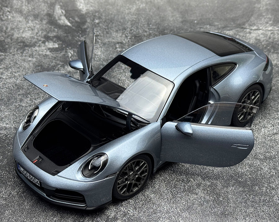 Thumbnail: 1:18 Porsche 911 - Carrera, Targa & Cabriolet variants (2024MY - Norev)