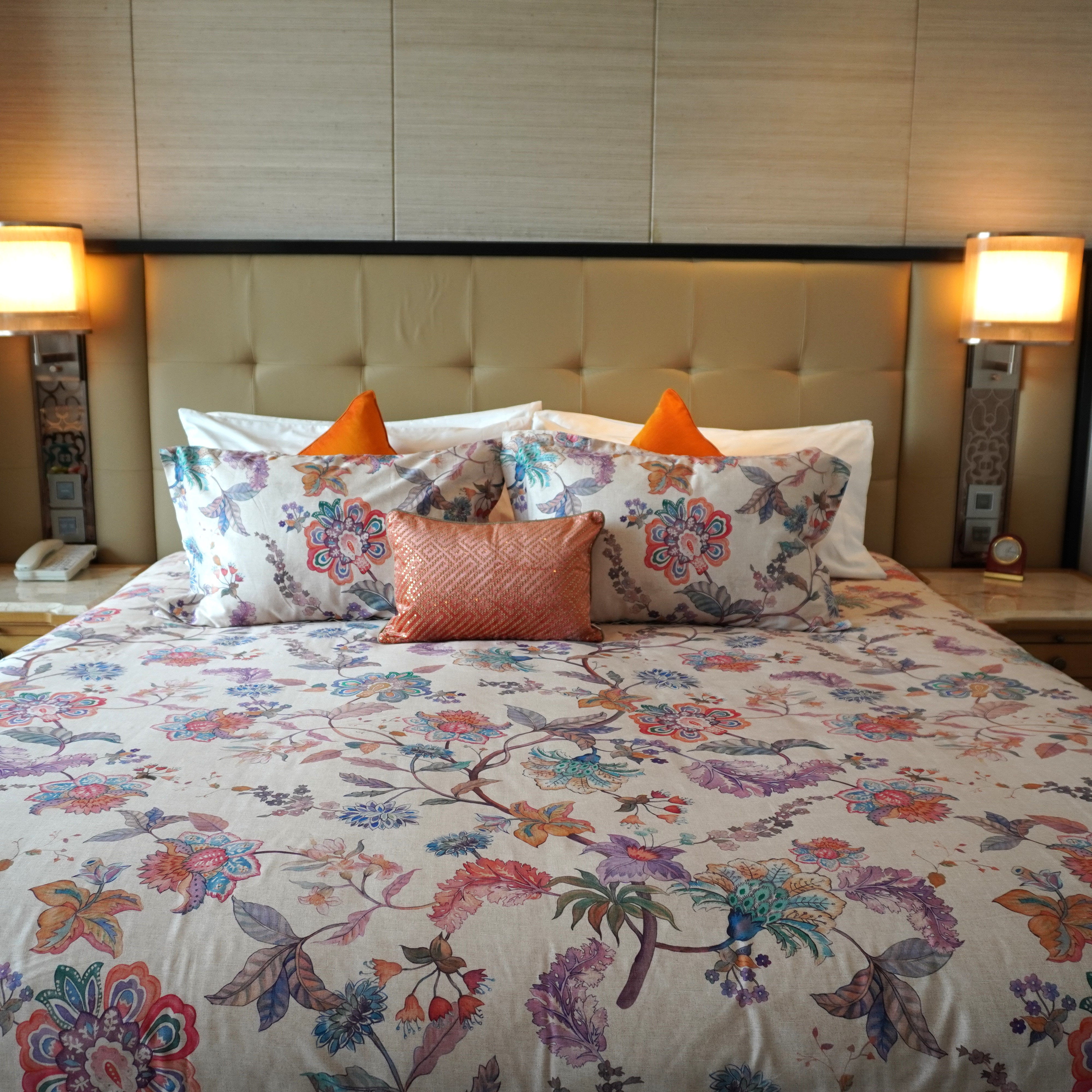 350 TC Luxury Cotton Bedsheet- Windsor Trails- Birch Gold