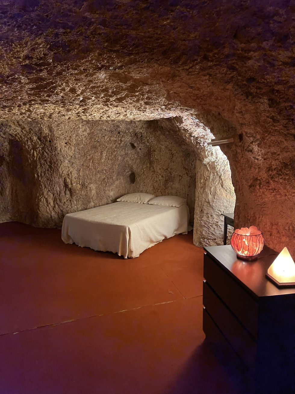 dug out Cobber Pedy underground accommodation 