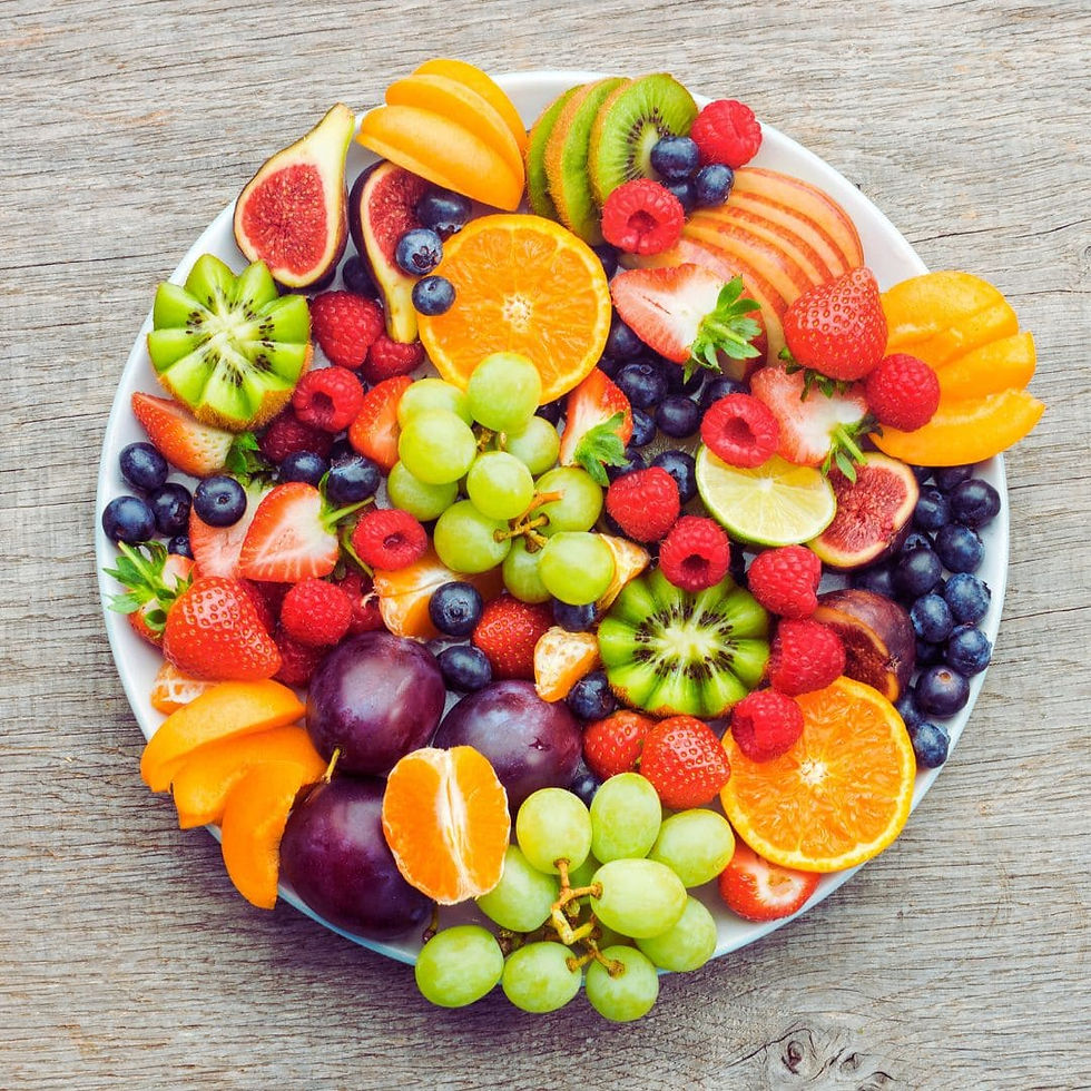 des fruits entiers et en morceaux