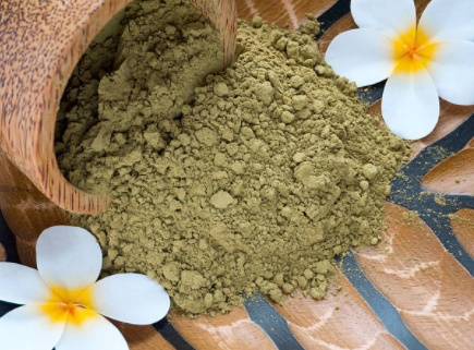 8 plantes pour le soin des cheveux