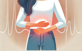 Femme qui a mal au ventre à cause des ballonnements