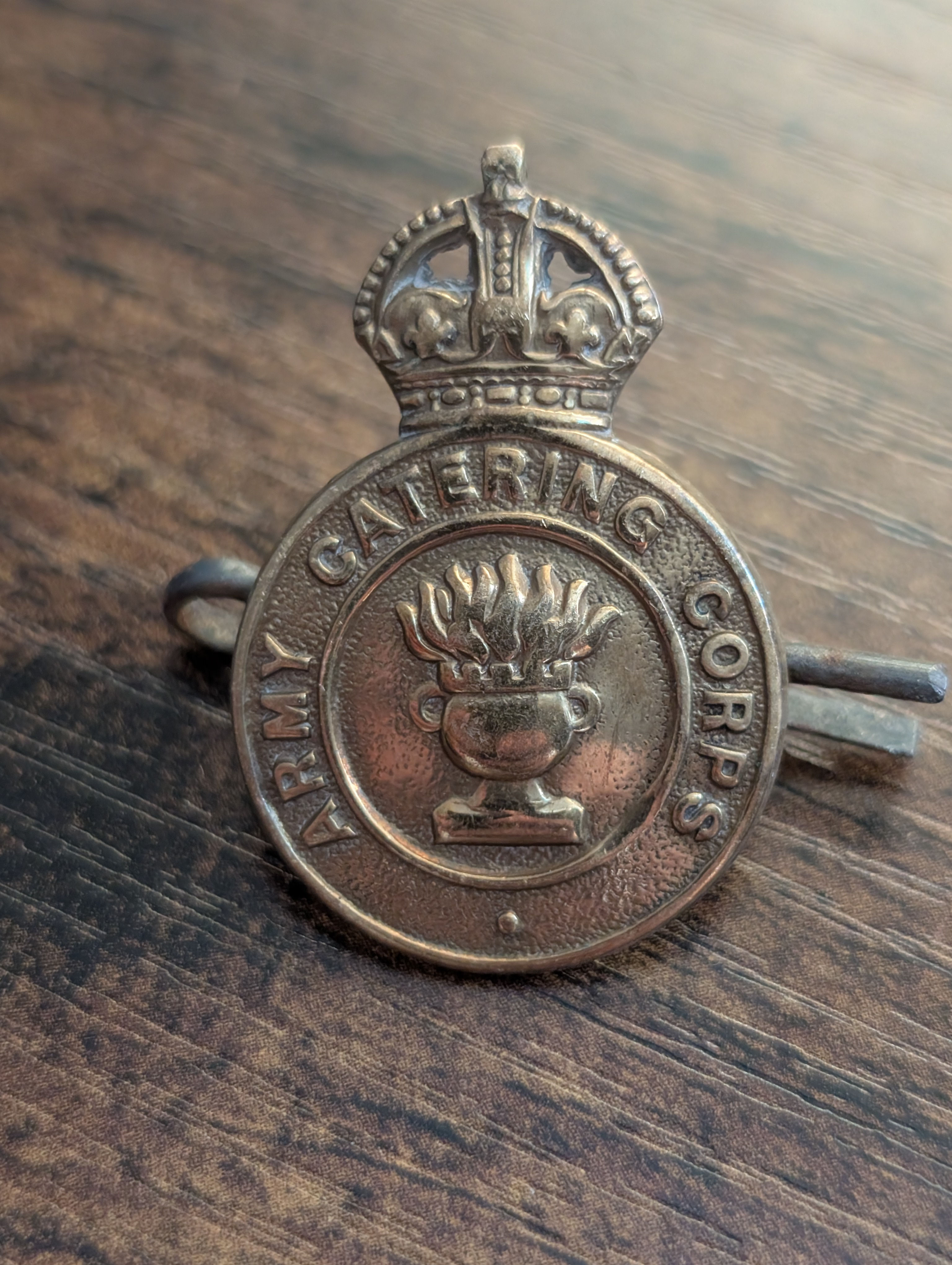 British Army Vintage WW2 Army Catering Corps (ACC) Cap Badge with pin 