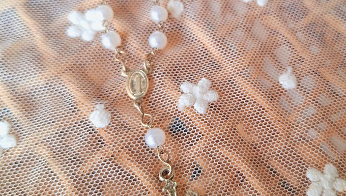 Mini terço - pérola branca