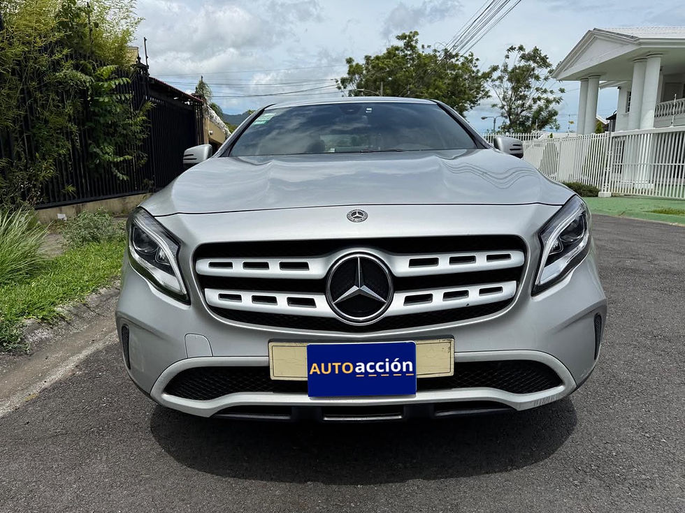 Miniatura: MERCEDES BENZ GLA - 2017