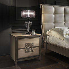 Comodino contemporaneo bicolore con intarsio a rilievo